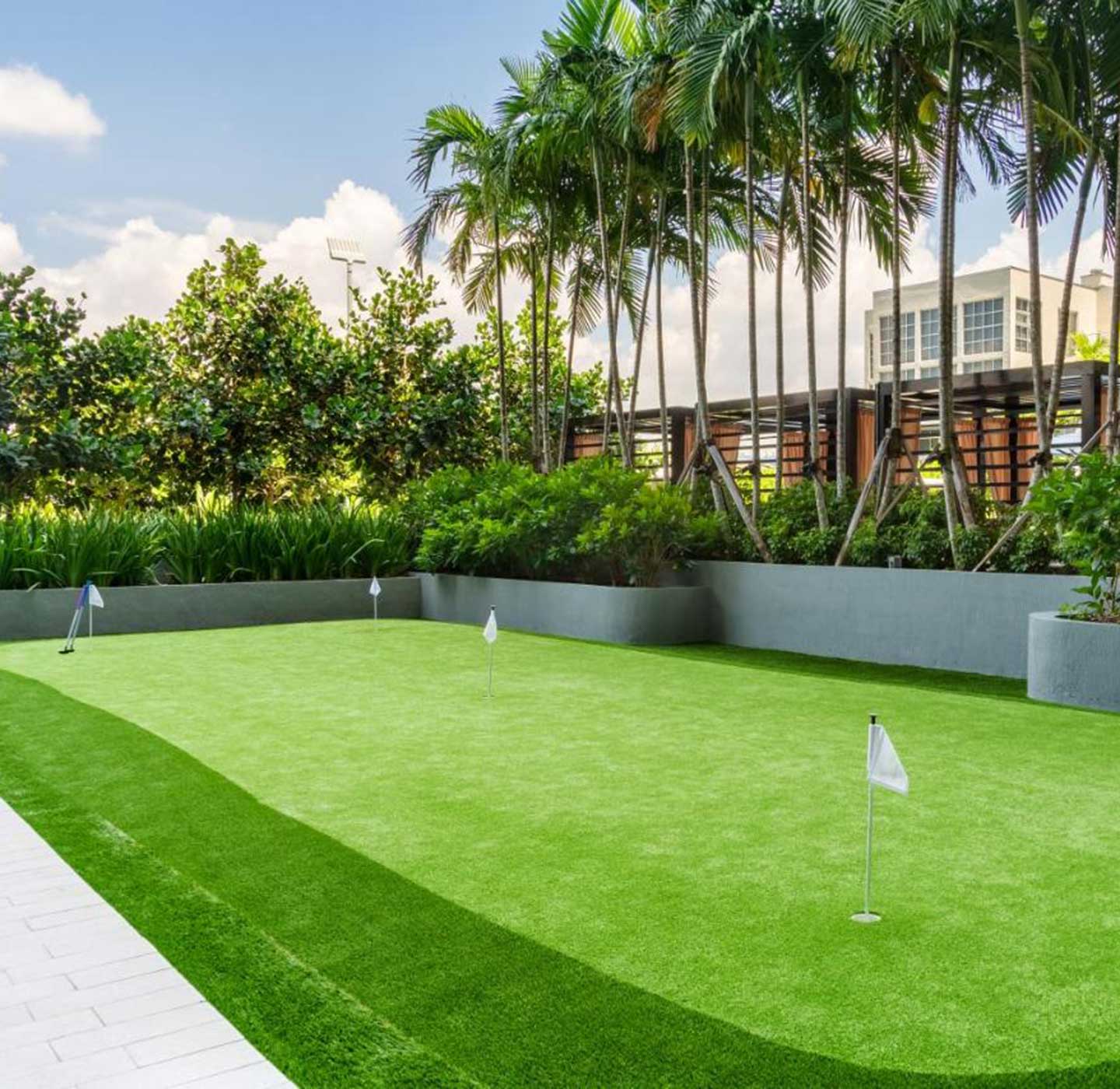 Putting Green | Hyde Midtown Miami