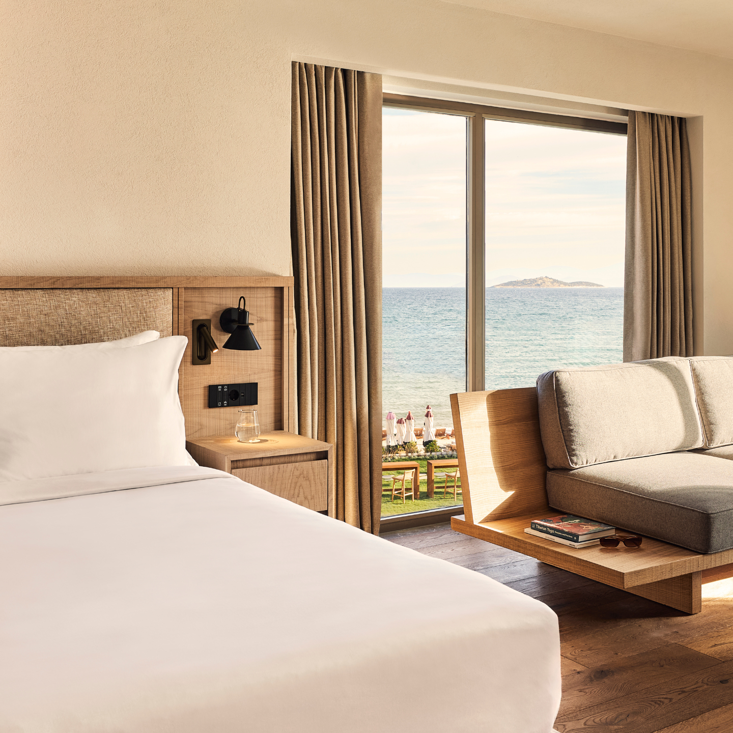 Image of a bedroom with sea view